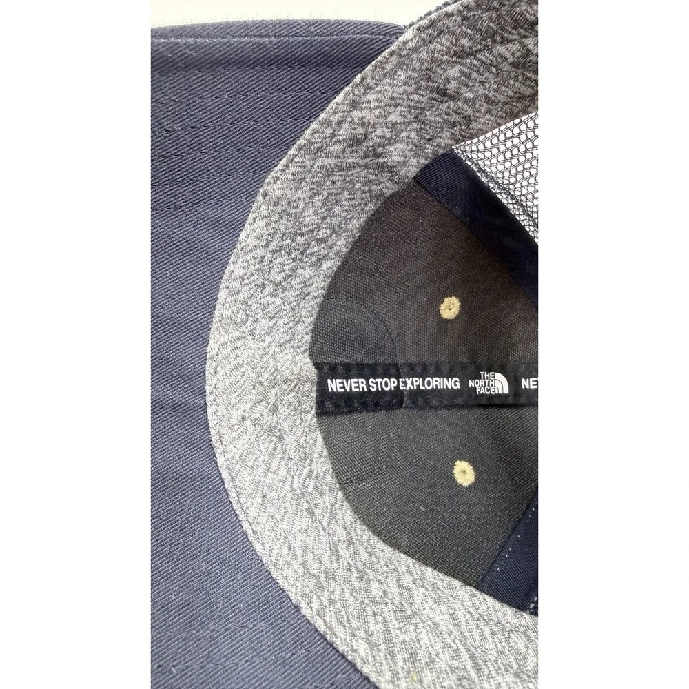 The North Face Mudder Trucker Cap‎ Mountain Graphic Logo Adjustable Snap Back 4d